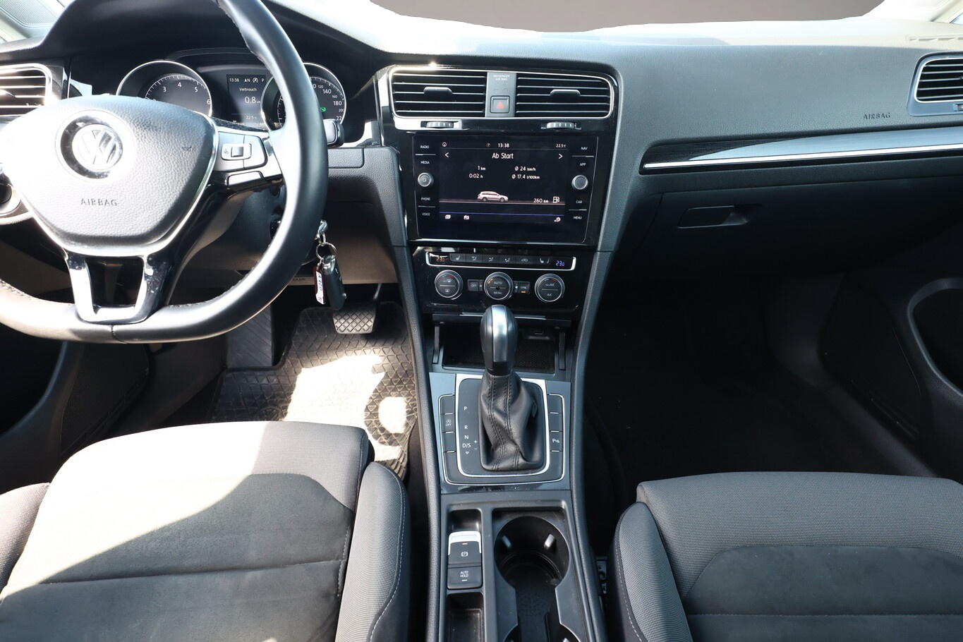 Bild 7 Volkswagen Golf VII 1.5 TSI 150 DSG Highline LED Nav ACC