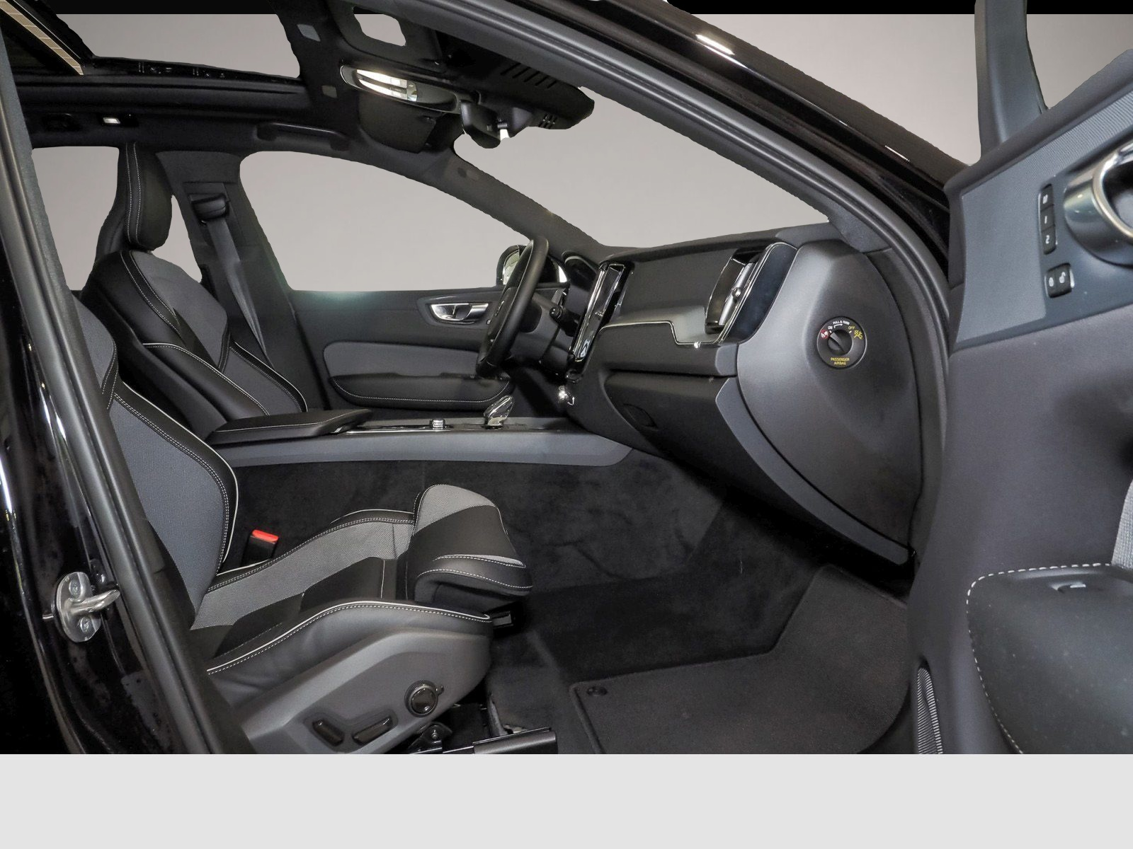 Bild 5 Volvo XC60 T6 Twin Engine AWD Plus Black Edition-Navi*