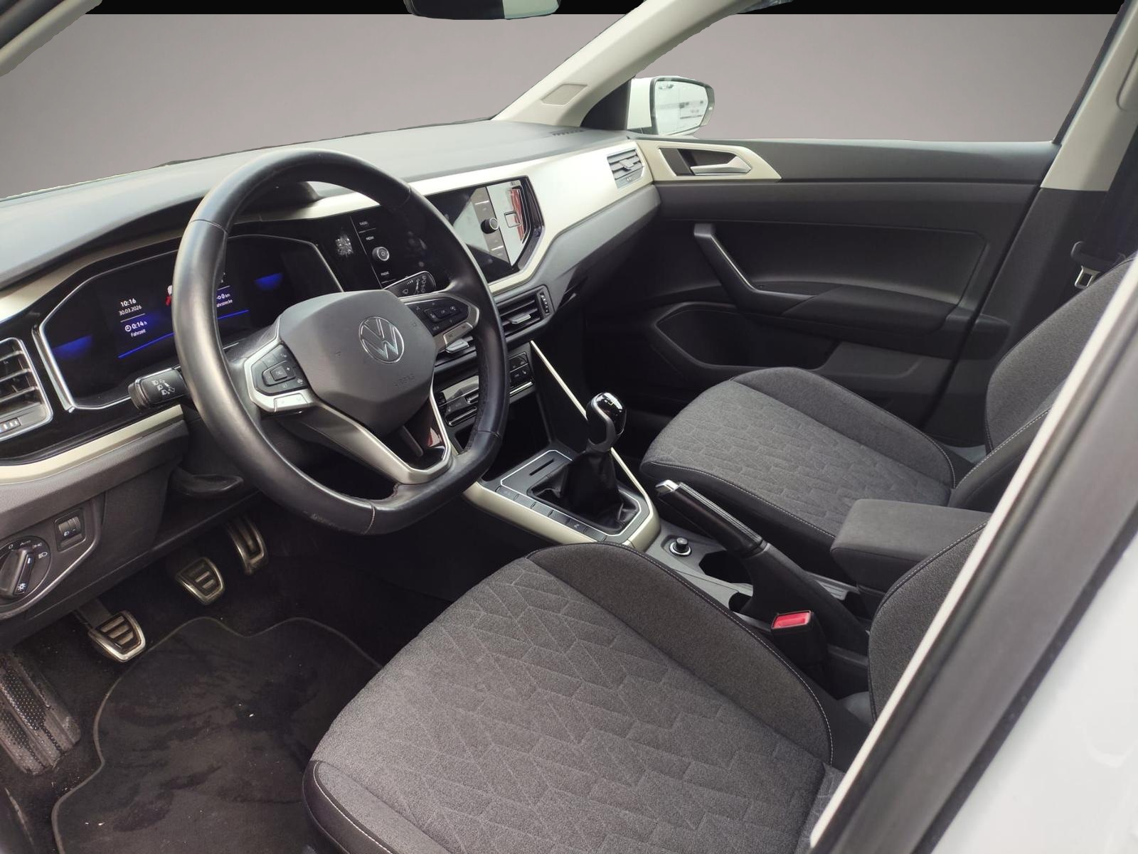 Bild 5 Volkswagen Polo 1.0 TSI Move LED Navi SHZ PDC