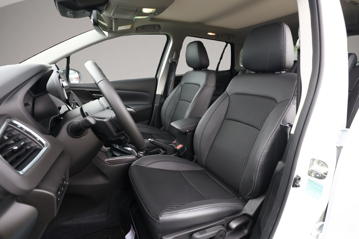 Bild 5 Suzuki Across S-Cross 1.4 MHEV 4WD Aut Comfort+ Pano 360° Lede