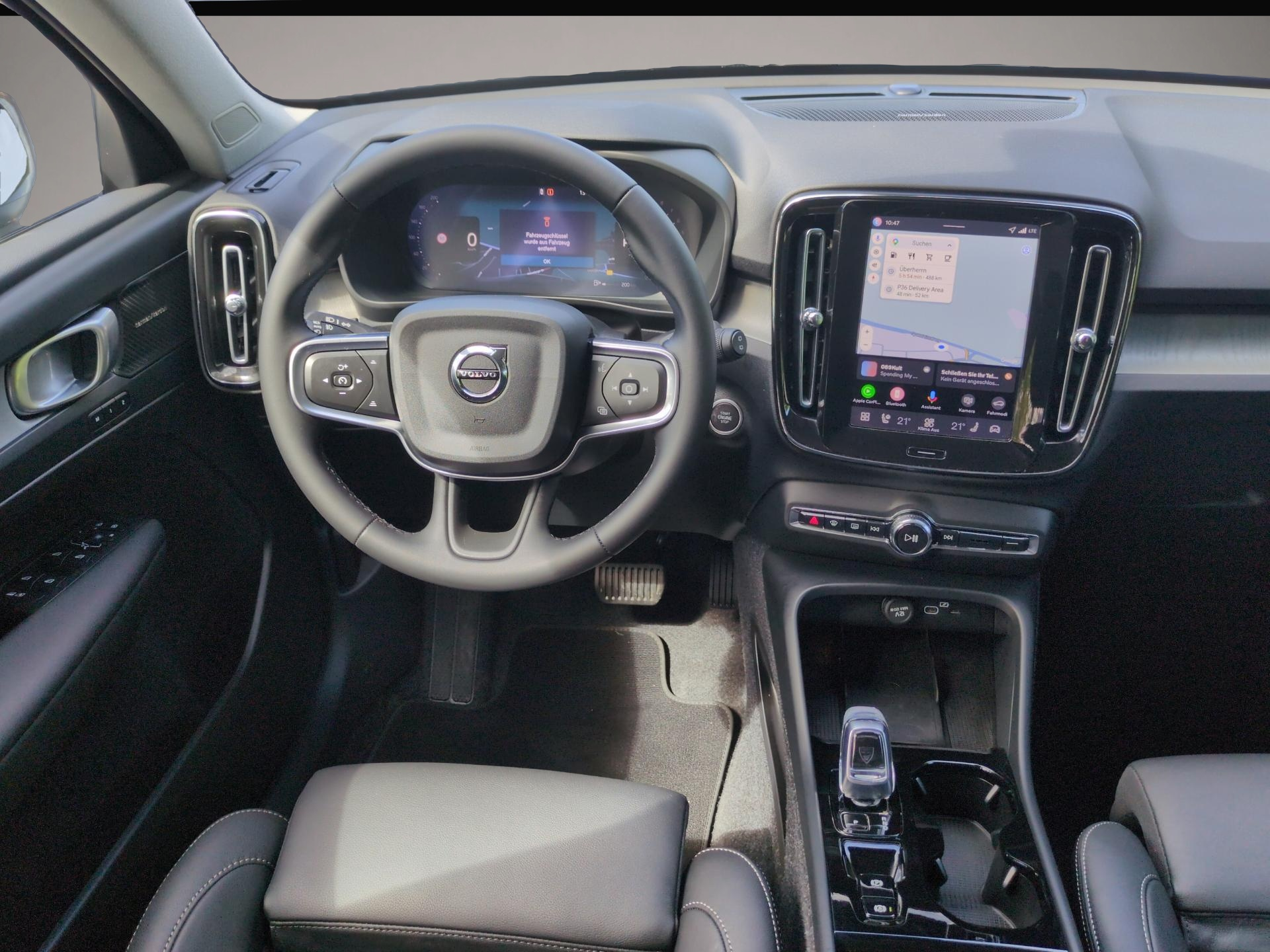 Fotografie des Volvo XC40 B3 (Benzin) Plus Dark 2WD Automatik Bluetoo