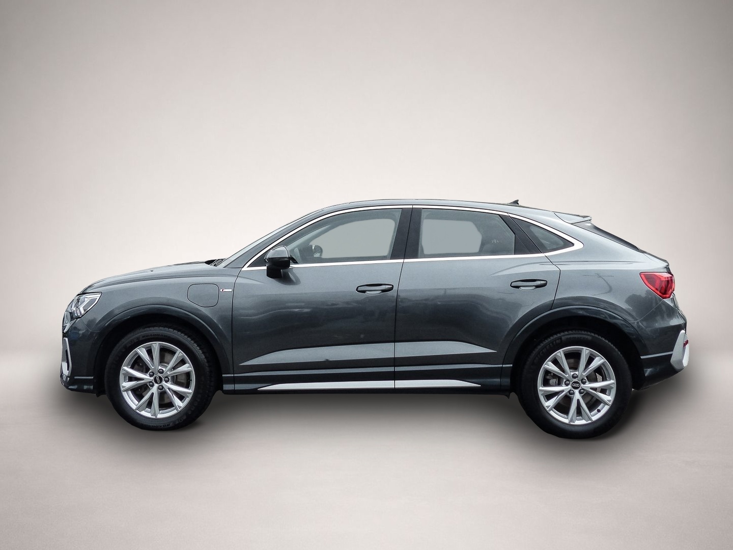 Bild 3 Audi Q3 Sportback 45 TFSI e S tronic S line Pano Sono