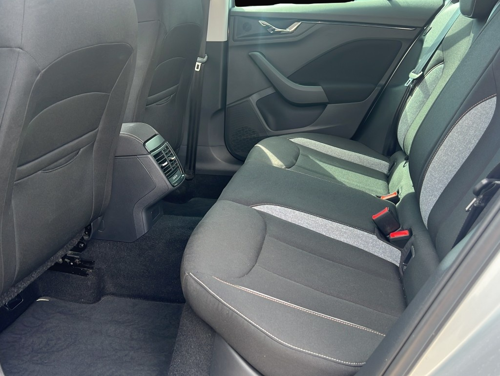 Bild 5 Skoda Kamiq 1.0 TSI Selection*DAB+*Spurassist*LED