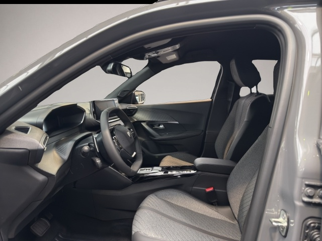 Bild 7 Peugeot 2008 Allure 1.2 PureTech 130 EAT8 SHZ RFK NAVI