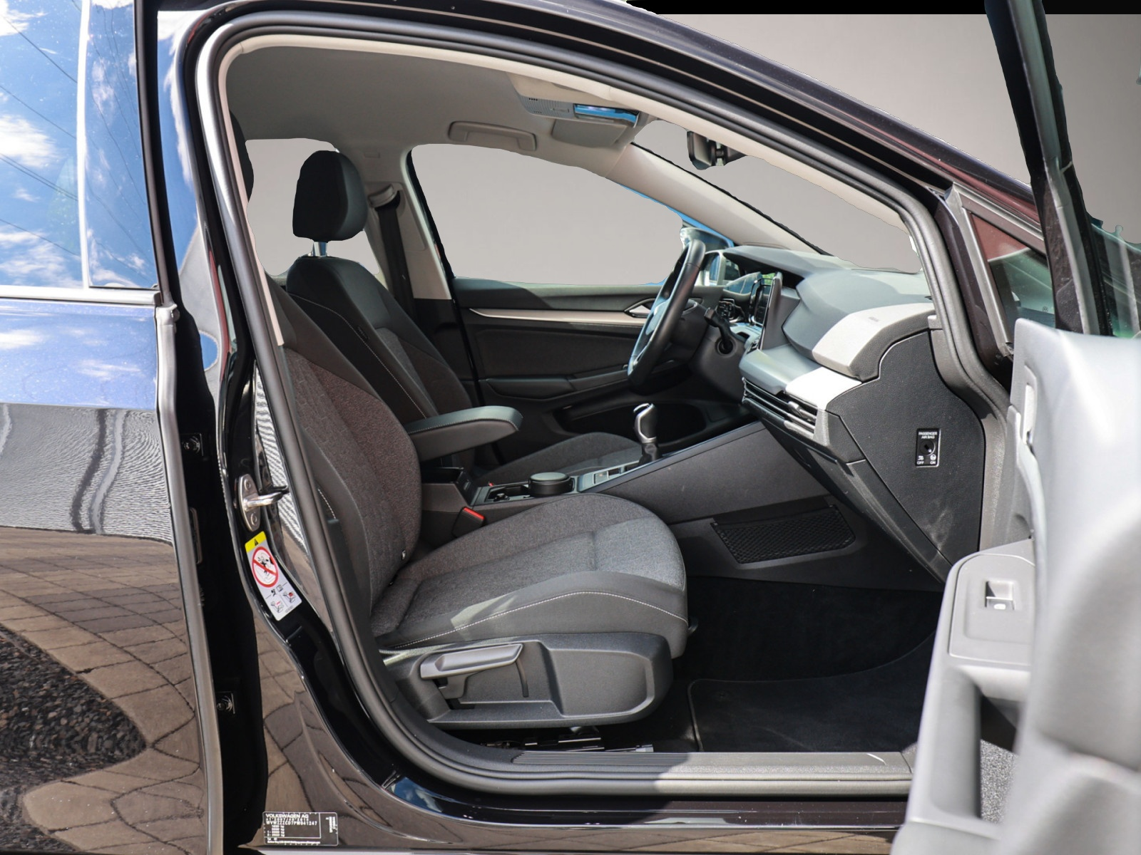 Bild 2 Volkswagen Golf VIII