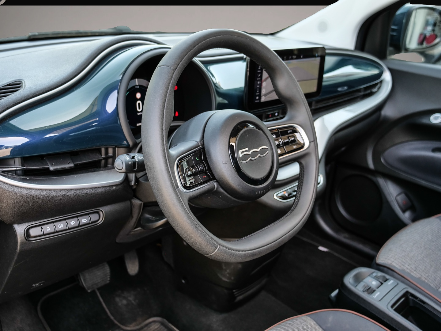 Bild 3 Fiat 500e Icon Navi Apple CarPlay Android Auto Klimaa