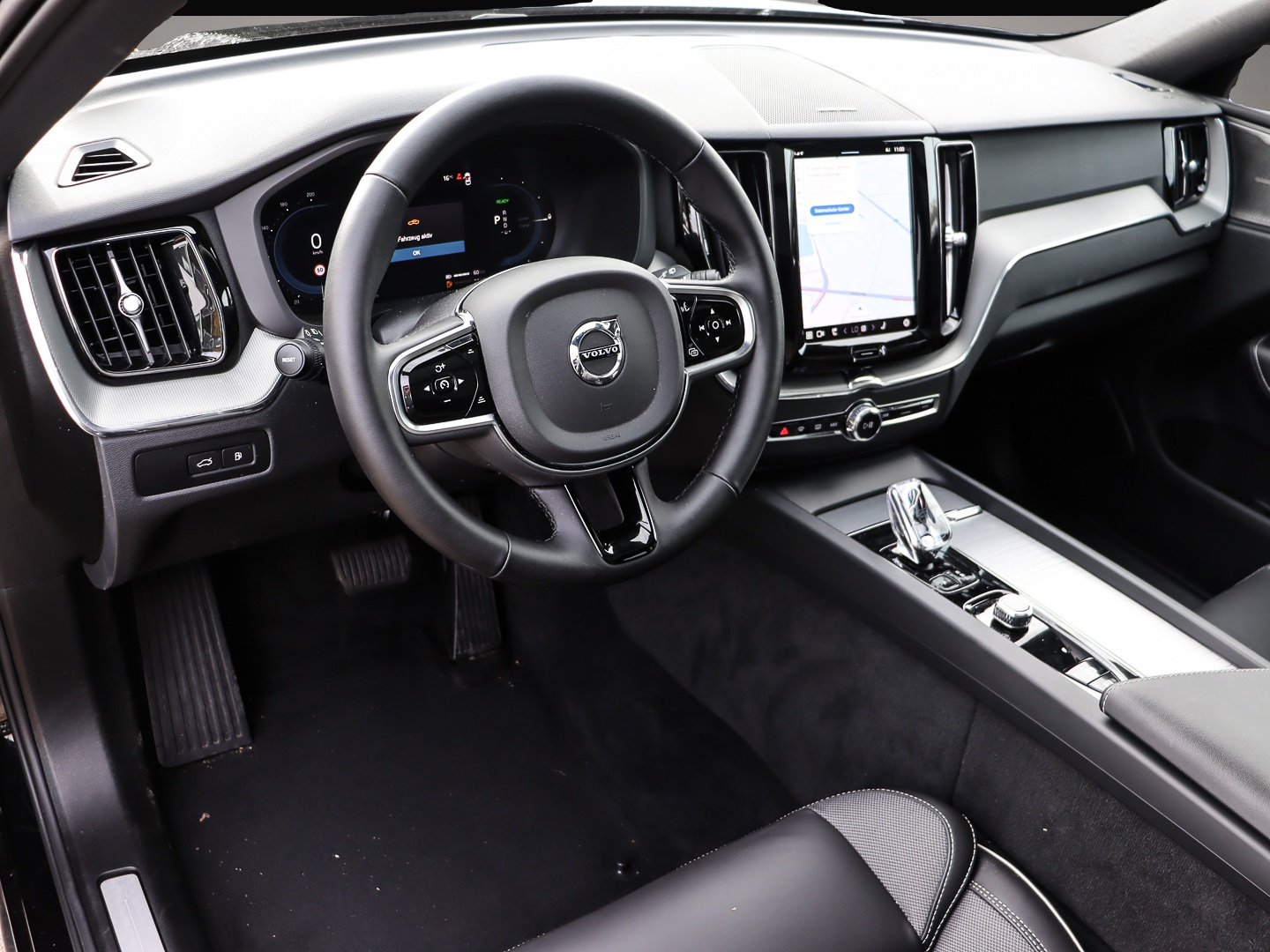 Bild 3 Volvo XC60 Plus Dark Recharge Plug-In Hybrid AWD T8 Tw