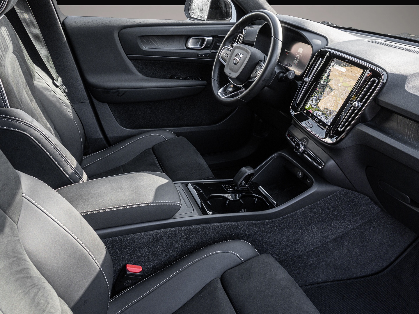 Bild 4 Volvo XC40 Ultimate Recharge Pure Electric AWD Twin St