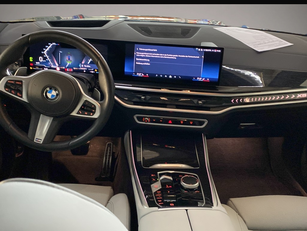 Fotografie 4 des BMW X5 xDrive 30d M Sport*UPE 112.000¤*Pano