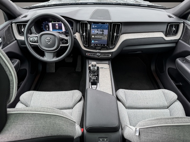 Bild 5 Volvo XC60 Plus Bright Recharge Plug-In Hybrid AWD T6