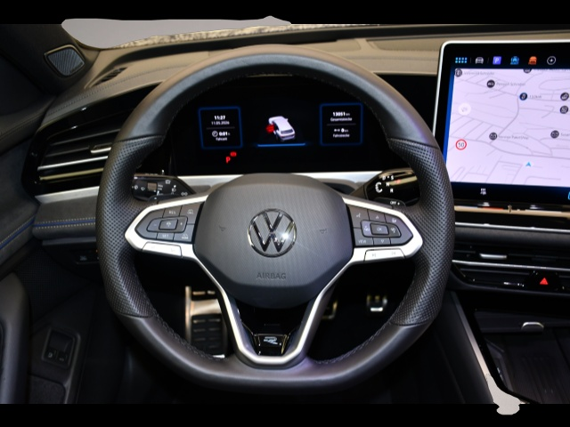 Bild 5 Volkswagen Passat Variant 1.5 TSI eHybrid DSG R-Line Black
