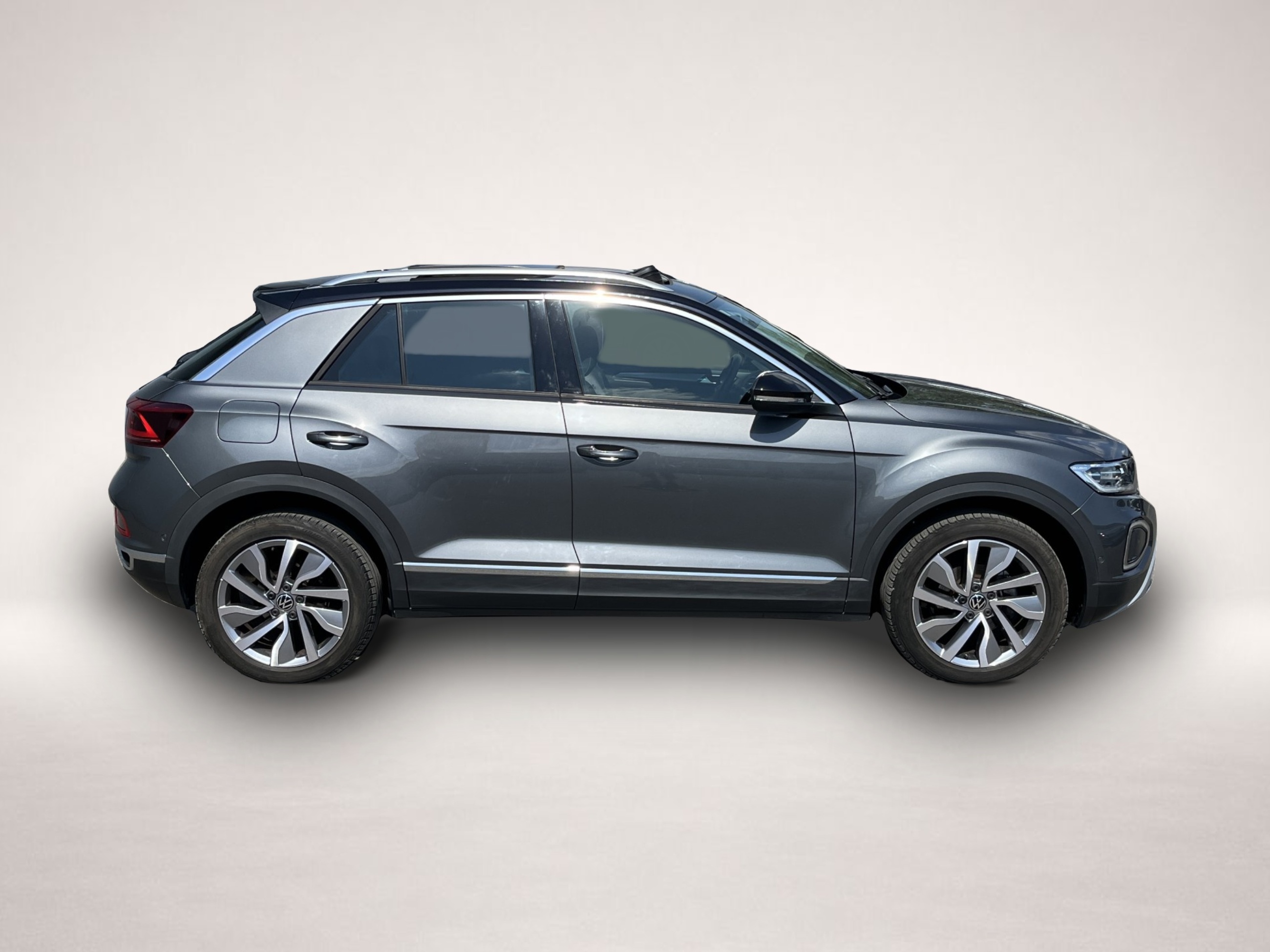 Fotografie 5 des Volkswagen T-Roc 1.5 TSI DSG Style PANO Navi TravelAssist K