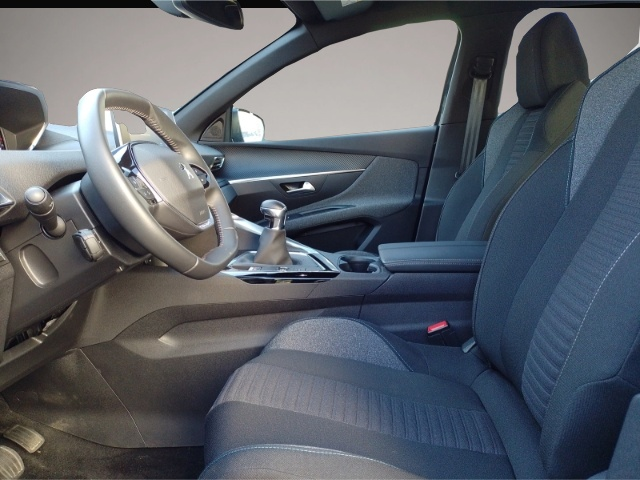 Bild 7 Peugeot 3008 Active Pack 1.2 PureTech Digitales Cockpit