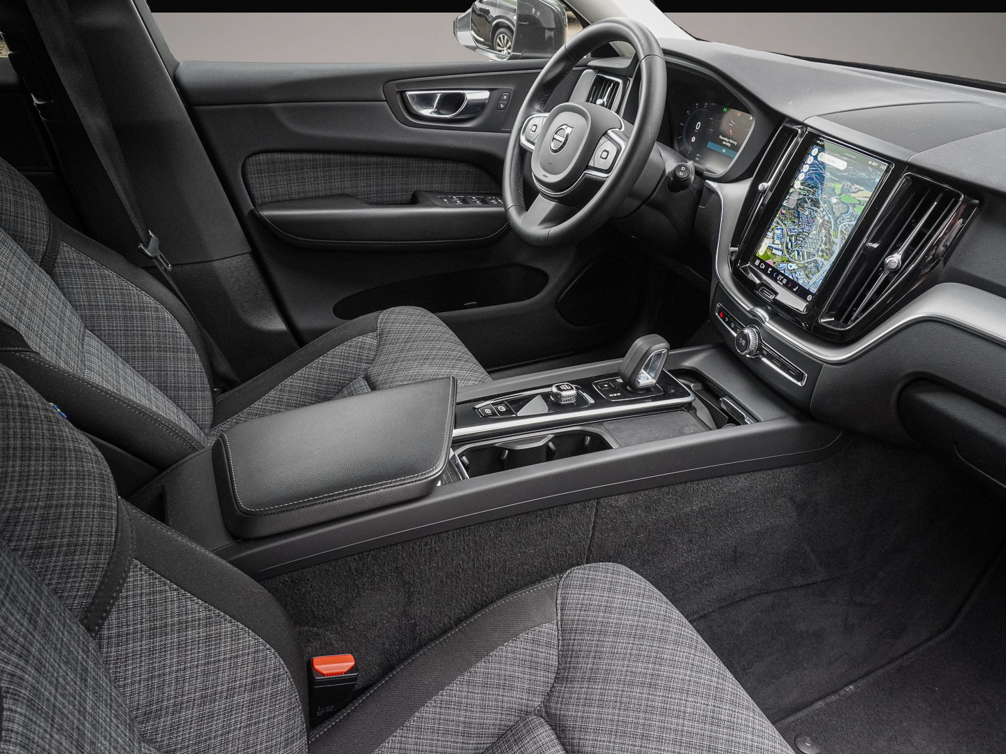 Bild 6 Volvo XC60 Momentum Pro 2WD Digitales Cockpit Soundsys