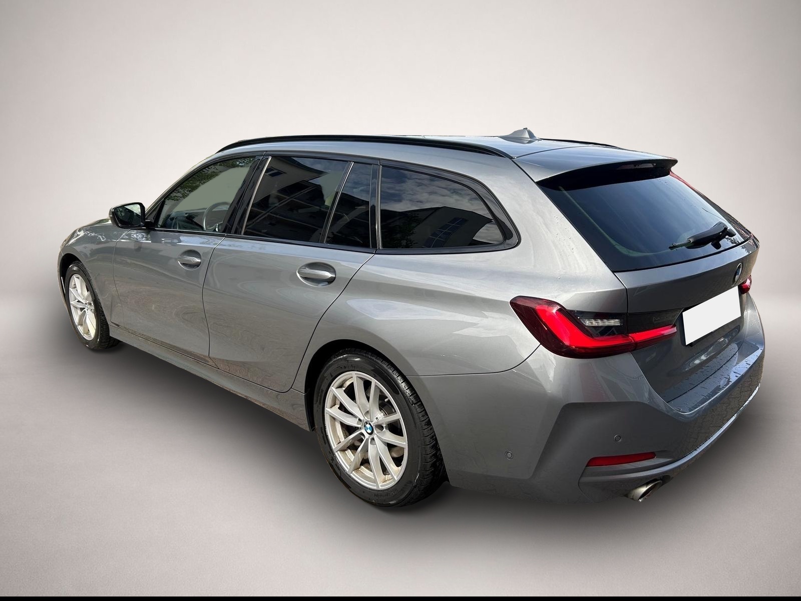 Fotografie 4 des BMW 318 318i Touring Navi HUD SHZ Totwinkel Kamera