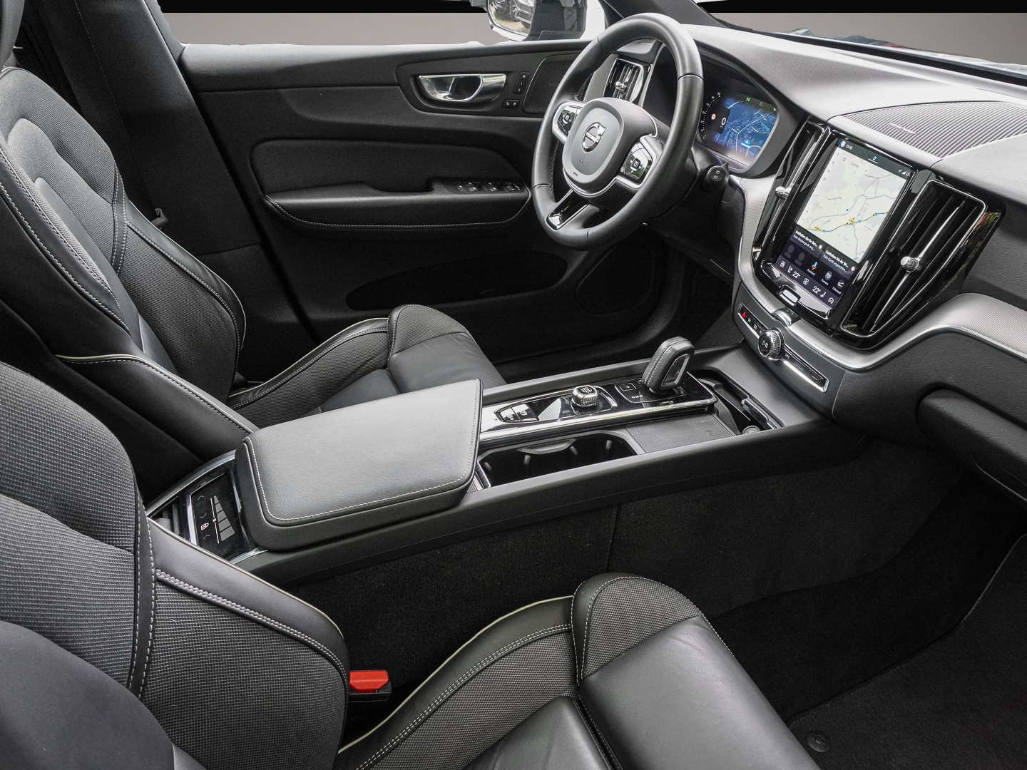 Bild 5 Volvo XC60 R Design AWD El. Panodach Navi Leder Digita