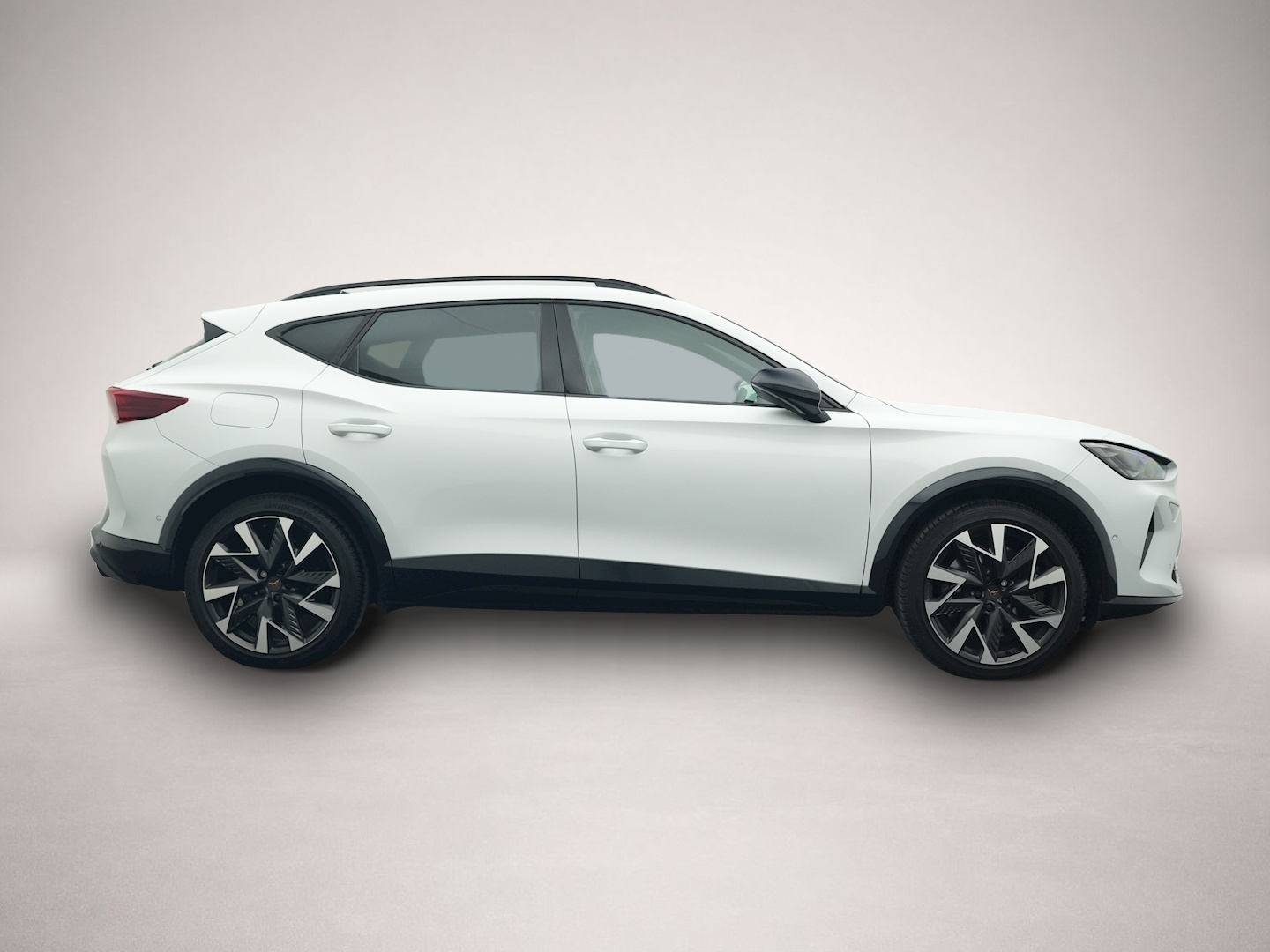 Fotografie des Cupra Formentor 2.0 TSI DSG 4Dr. VZ 5-J-GAR PANO AHK S