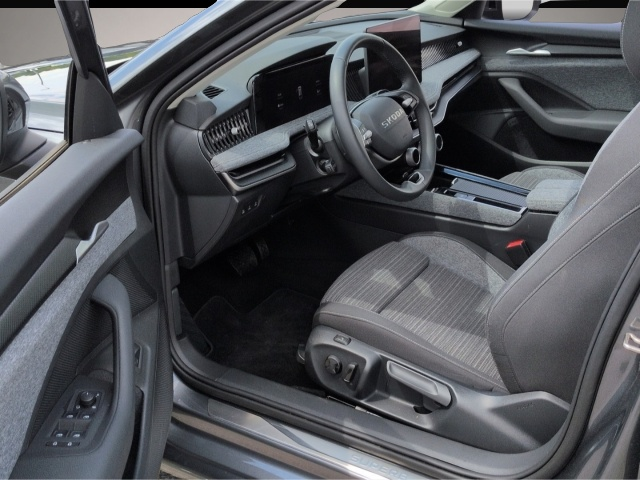 Fotografie des Skoda Superb Combi Selection TDI*DSG AHK MatrixLED ACC