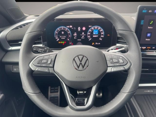 Bild 3 Volkswagen T-Roc 1.5 eTSI R-Line Pano Black GV5 19 Zoll