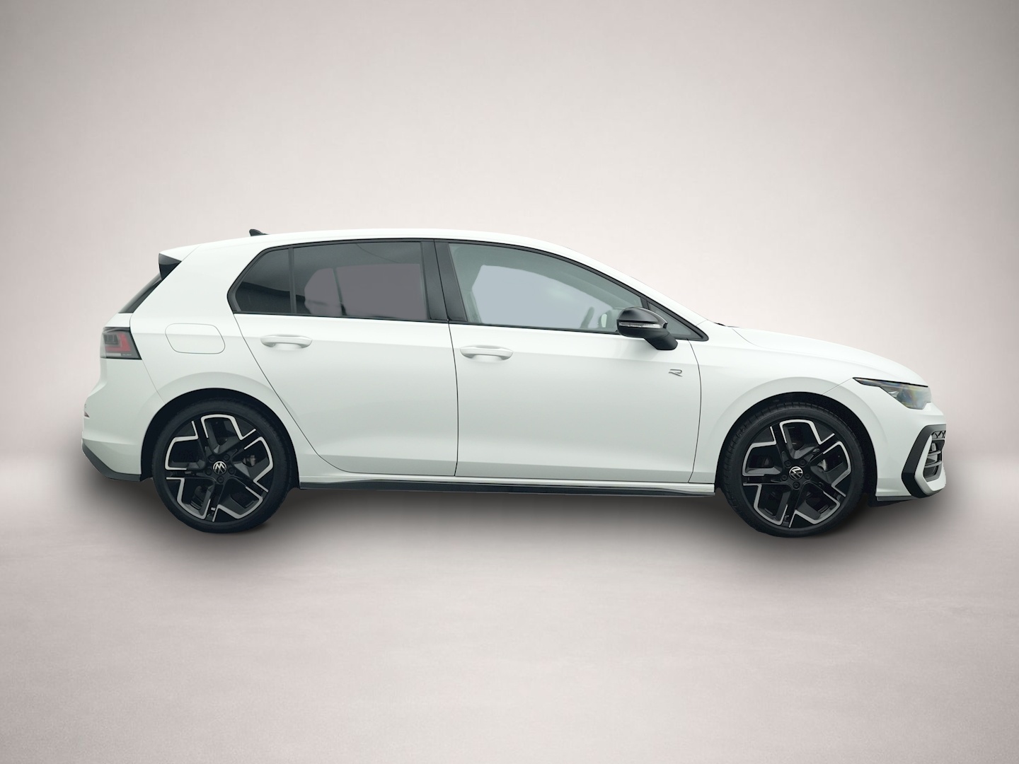 Fotografie 6 des Volkswagen Golf 8 1.5 eTSI DSG R-Line BLACK STYLE PANO IQ.L
