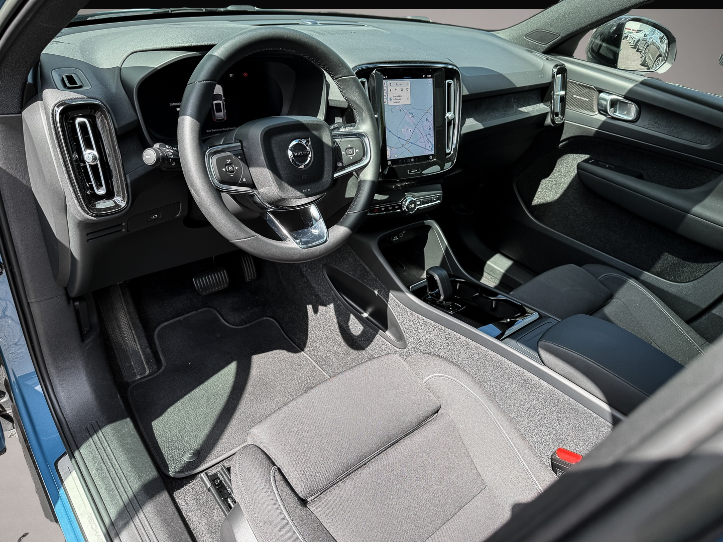 Bild 4 Volvo XC40 Ultimate Recharge Pure Electric AWD StandHZ