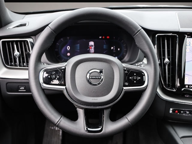 Bild 5 Volvo XC60 Plus Dark AWD B5 Benzin EU6d Allrad Leder d