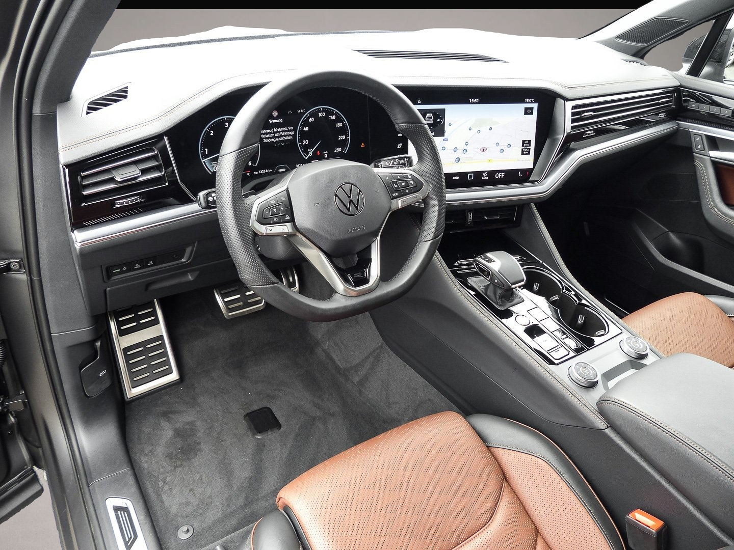 Bild 6 Volkswagen Touareg 3.0 TDI 4M DSG R-Line Matrix HUD Luft AH