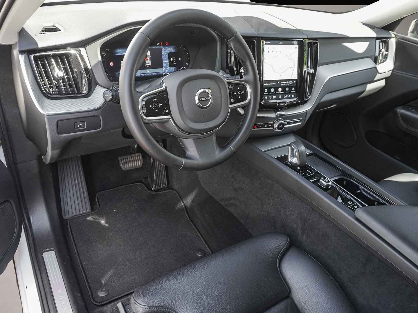 Bild 7 Volvo XC60 Plus Dark AWD Digitales Cockpit Memory Sitz