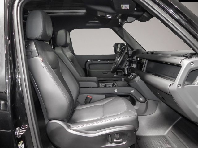 Fotografie des Land Rover Defender 90 X-Dynamic SE D250 Luftfederung AD Ni