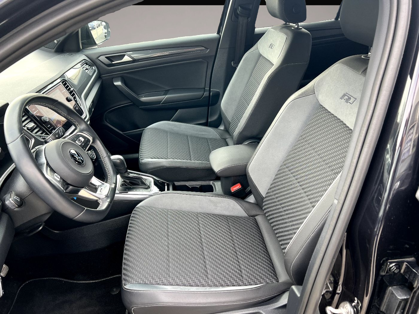 Bild 7 Volkswagen T-Roc 1.5 TSI R-Line LED Navi Leder Sitzh Kamera