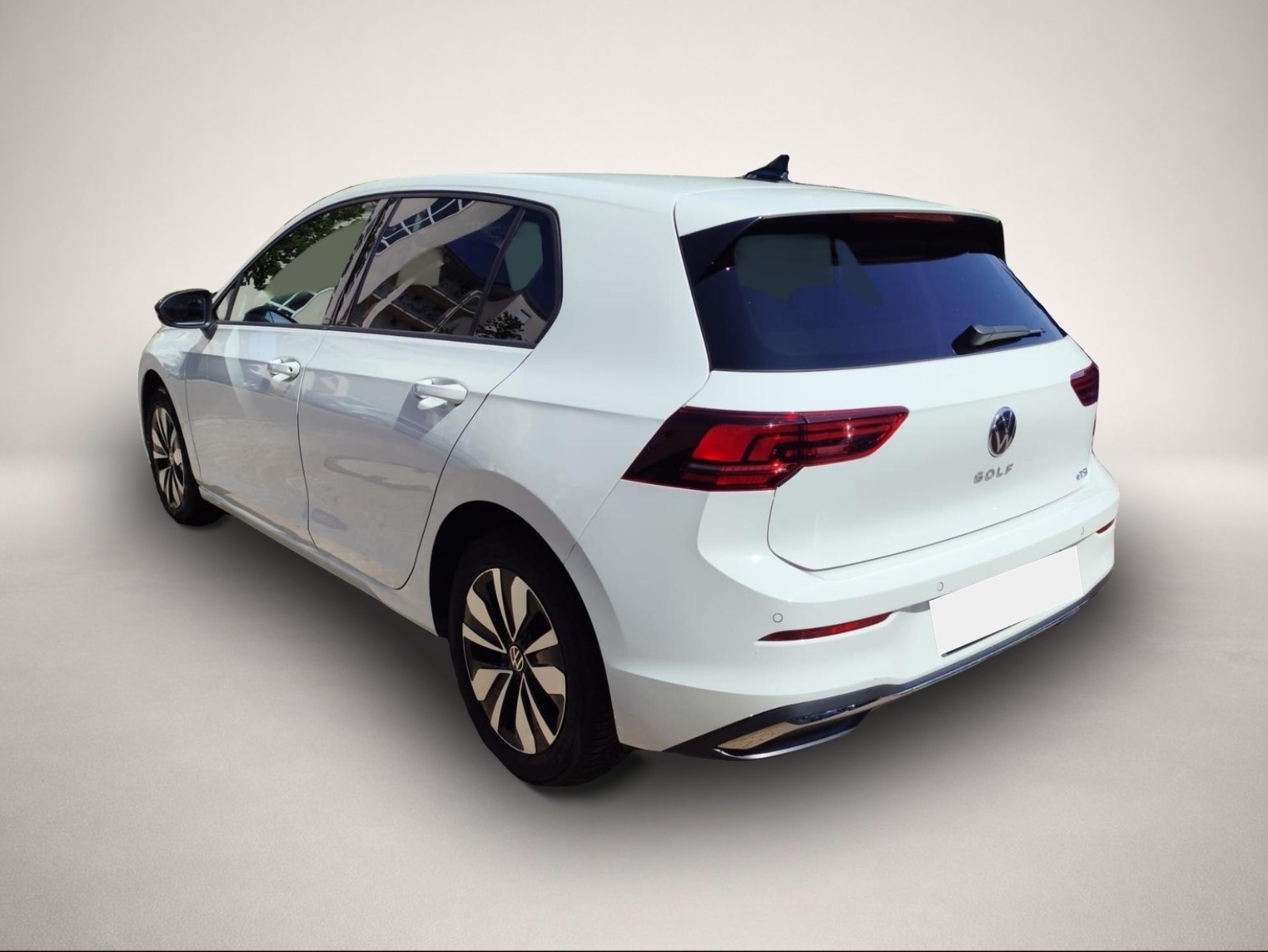 Bild 4 Volkswagen Golf 1.5 eTSI Goal Totwinkel LED ACC SHZ PDC