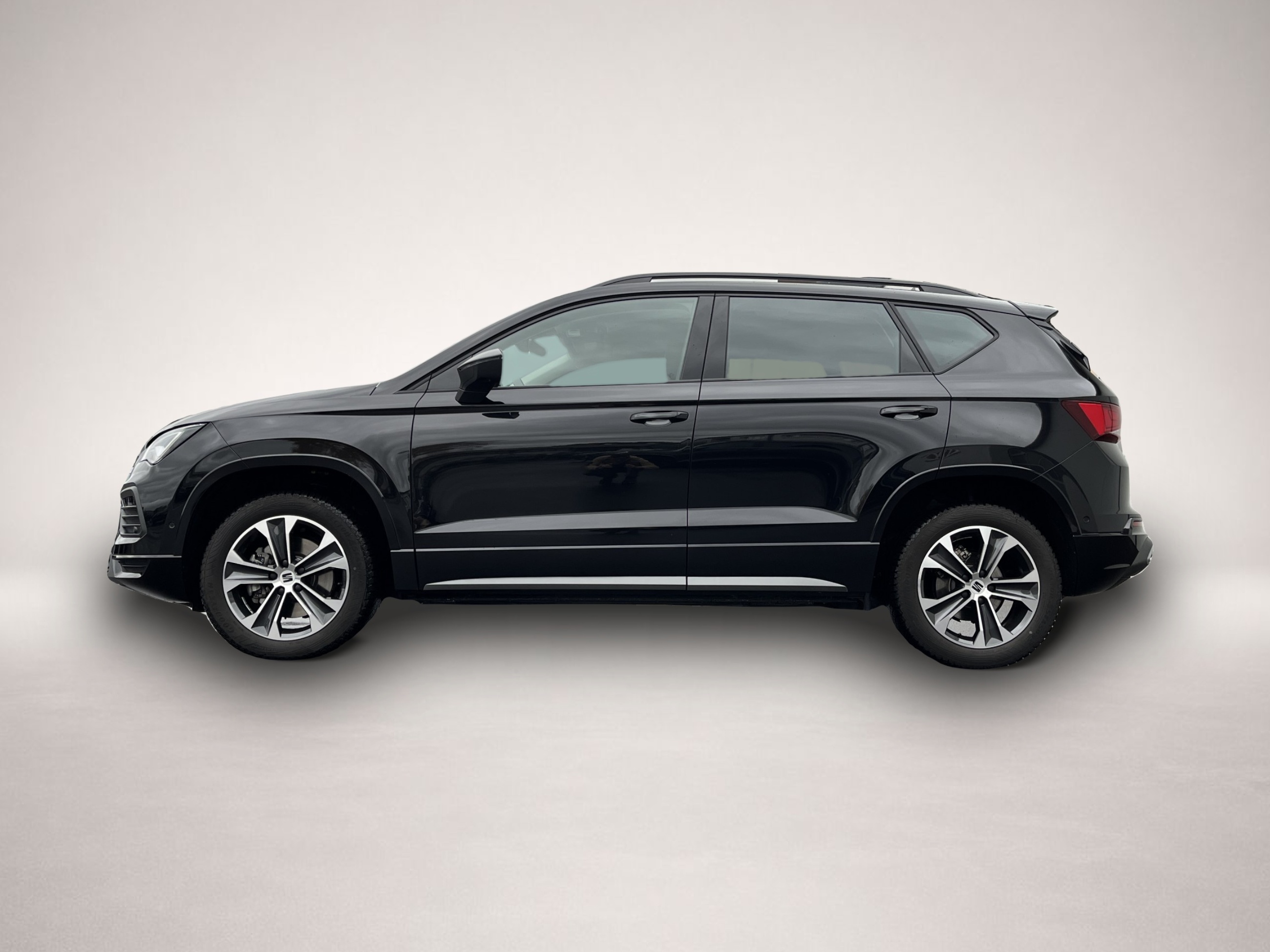 Fotografie des Seat Ateca 2.0 TDI DSG FR-Line AHK Digital Cockpit DA