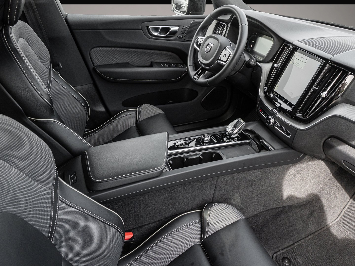 Bild 6 Volvo XC60 T6 Twin Engine AWD R Design Plug-In Sthz. P