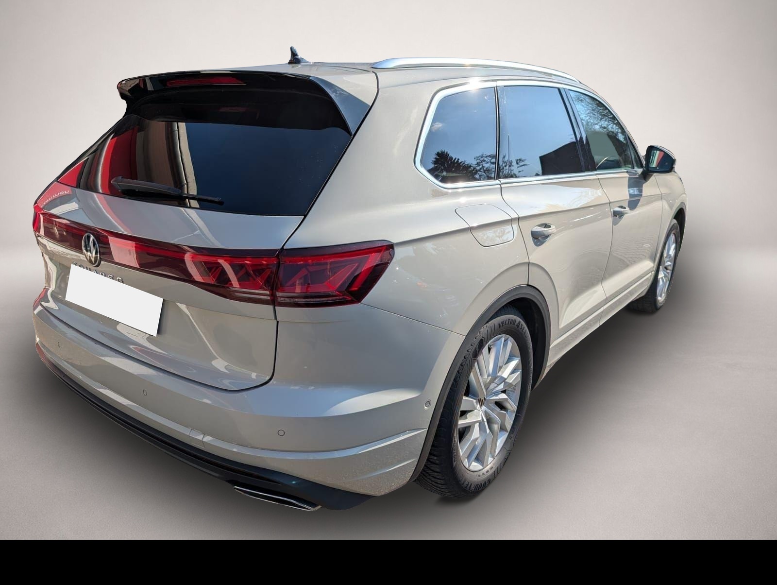 Bild 4 Volkswagen Touareg 3.0TDI Elegance Luft AHK Travel Beh. Fro