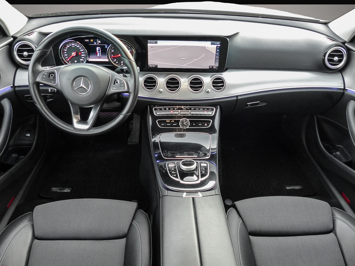 Bild 5 Mercedes-Benz E 200 T-Modell Niveau Navi LED El. Heckklappe Me