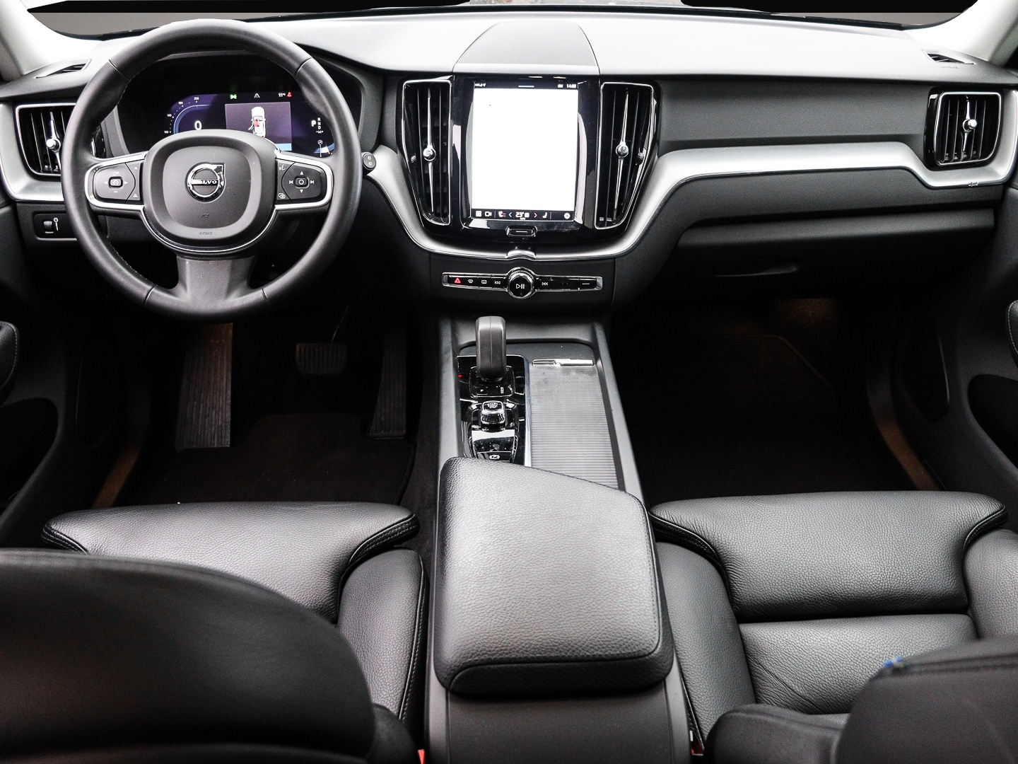 Bild 4 Volvo XC60 Momentum Pro 2WD B4 Benzin EU6d Leder Digit