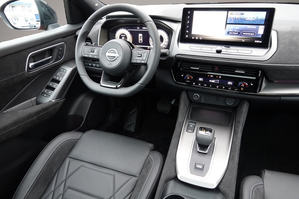 Fotografie Nissan Qashqai N-DESIGN +KomfortPaket+/+Pano/+BOSE/+AHK
