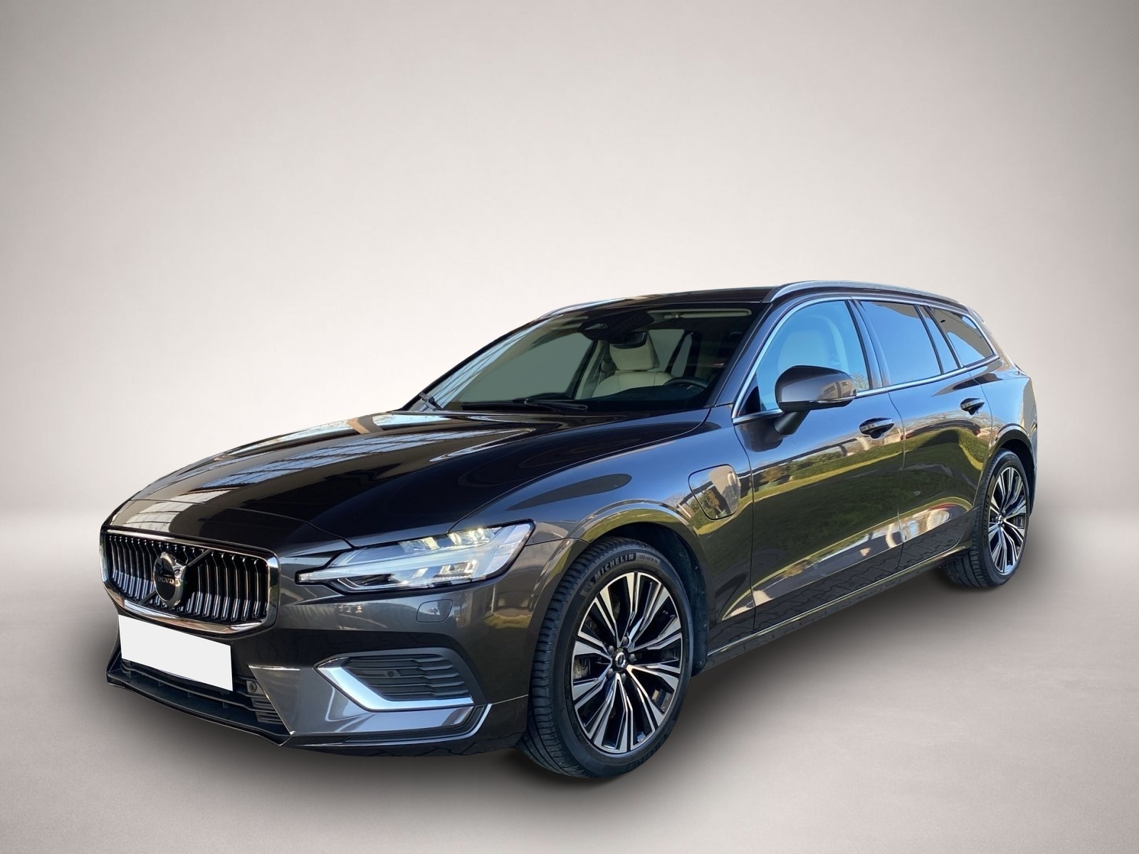 Fotografie 1 des Volvo V60 T8 Plus Bright *Standhzg*Sitzhzg*DAB+*Winter