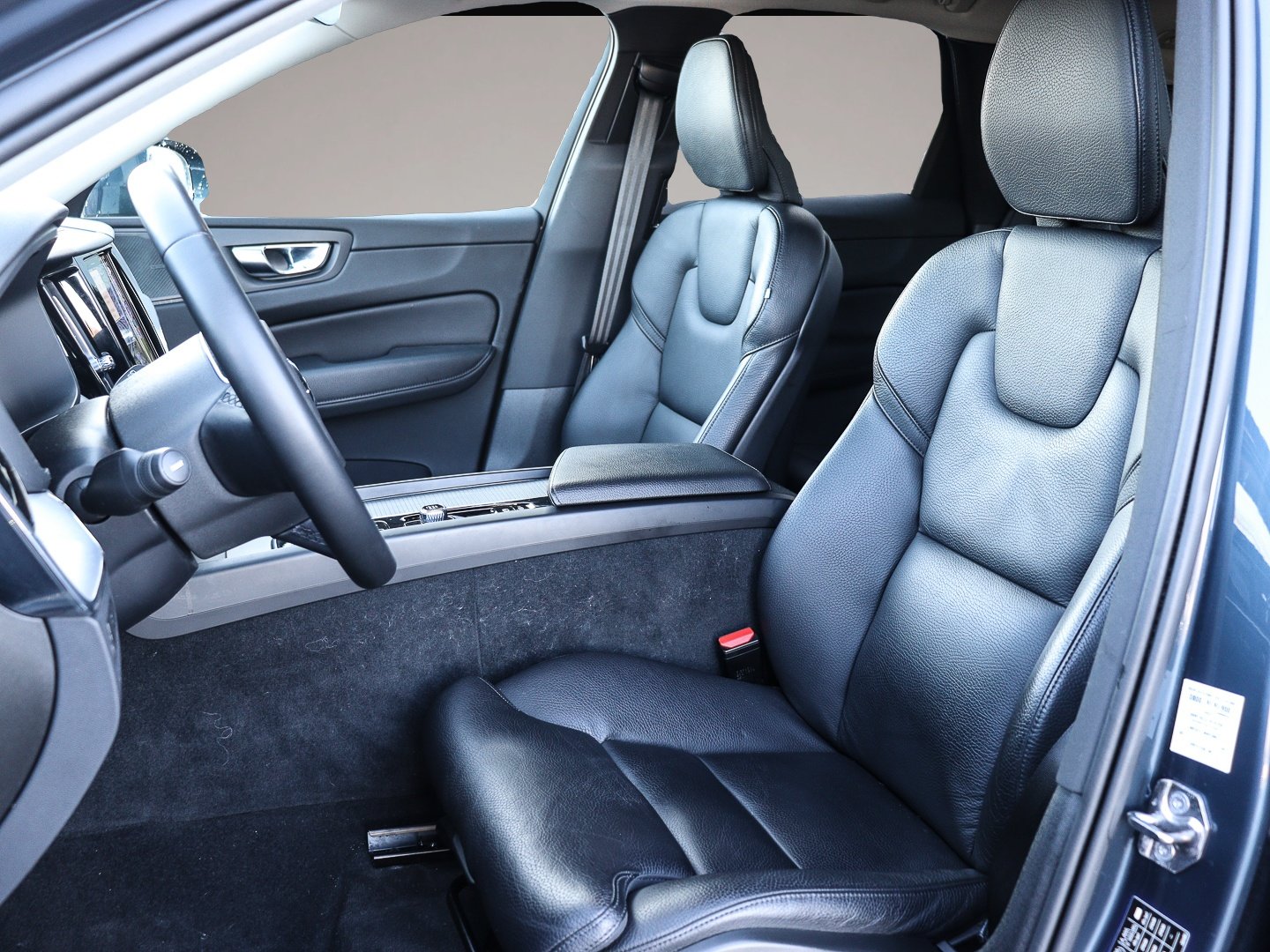 Bild 6 Volvo XC60 Momentum Pro 2WD StandHZG AHK Digitales Coc