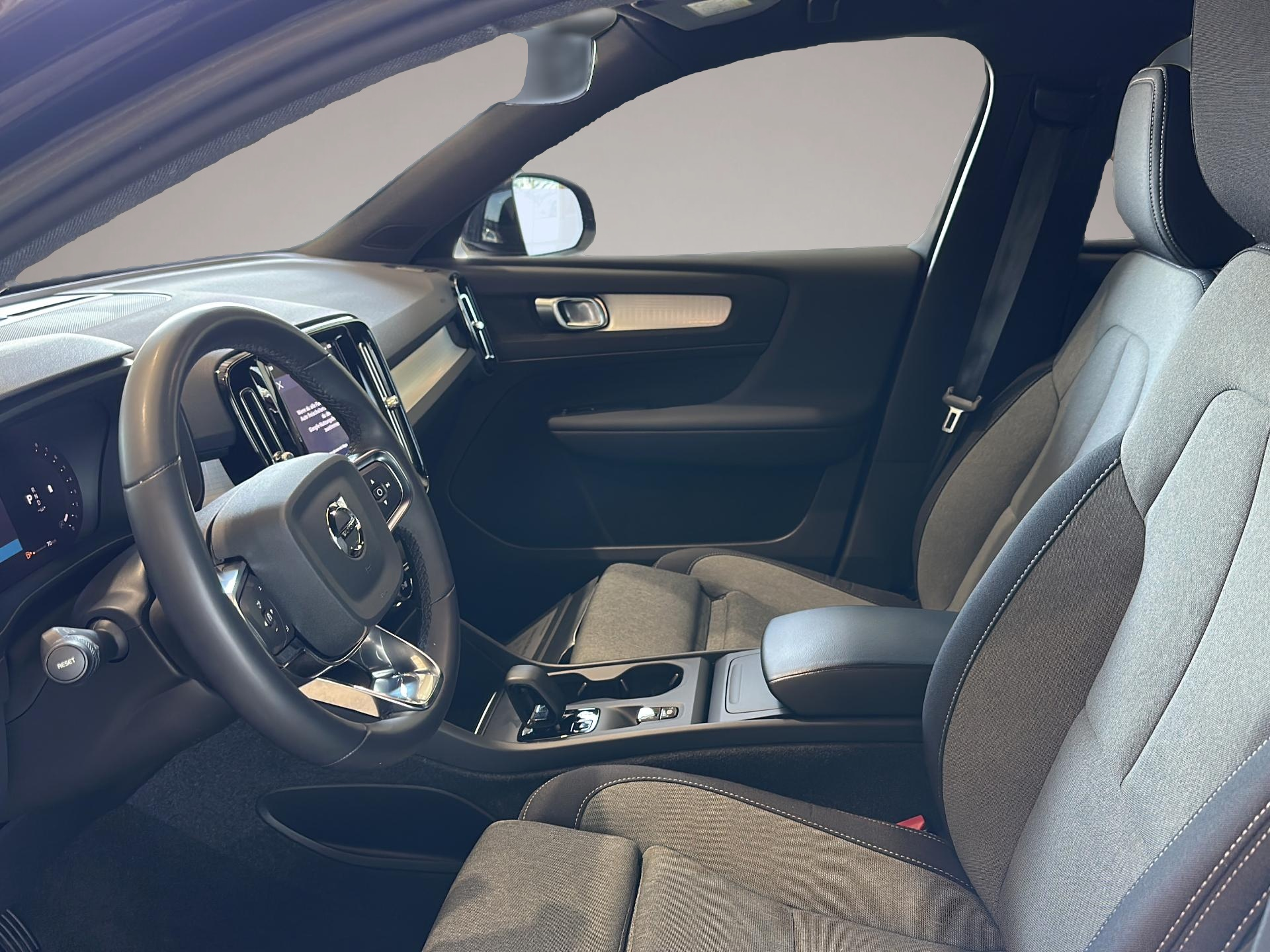 Fotografie 5 des Volvo XC40 XC 40 Core 2WD Bluetooth Navi LED Klima Standhzg