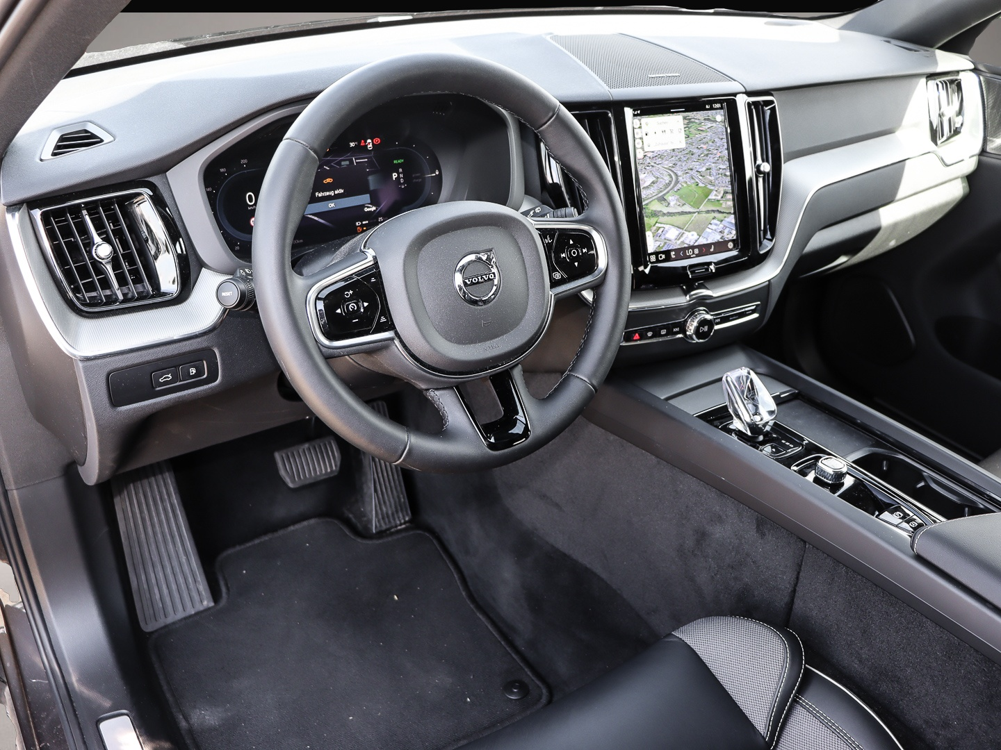 Bild 3 Volvo XC60 Plus Dark Recharge Plug-In Hybrid AWD T8 Tw