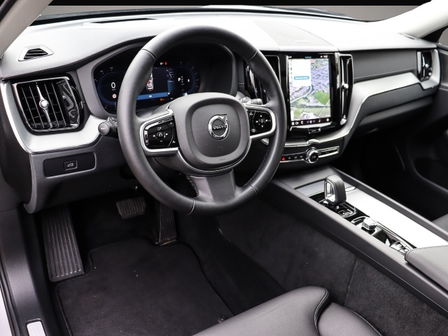 Bild 3 Volvo XC60 Ultra Dark AWD B5 Benzin EU6e HUD AD AHK Di