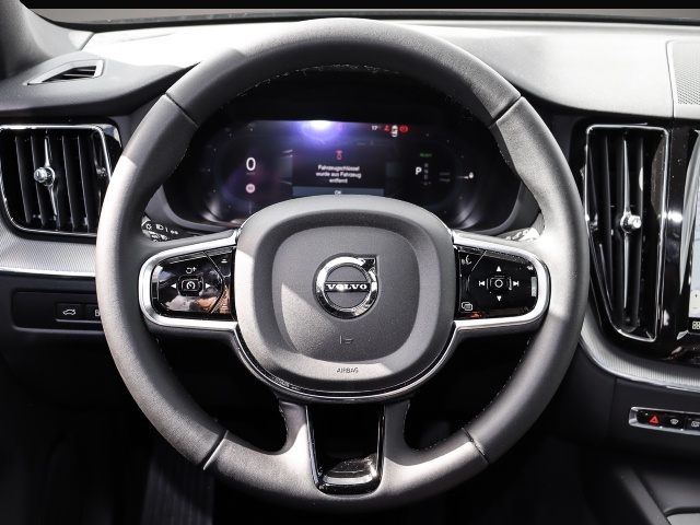Bild 5 Volvo XC60 R Design Plus Dark Recharge Plug-In Hybrid