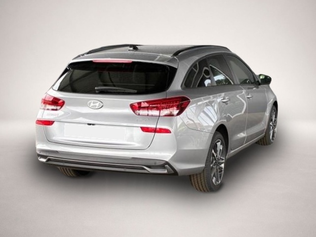 Fotografie 2 des Hyundai i30 Comfort Plus 1.0 TGDI DCT / Navi / Sitz + Lenkr.