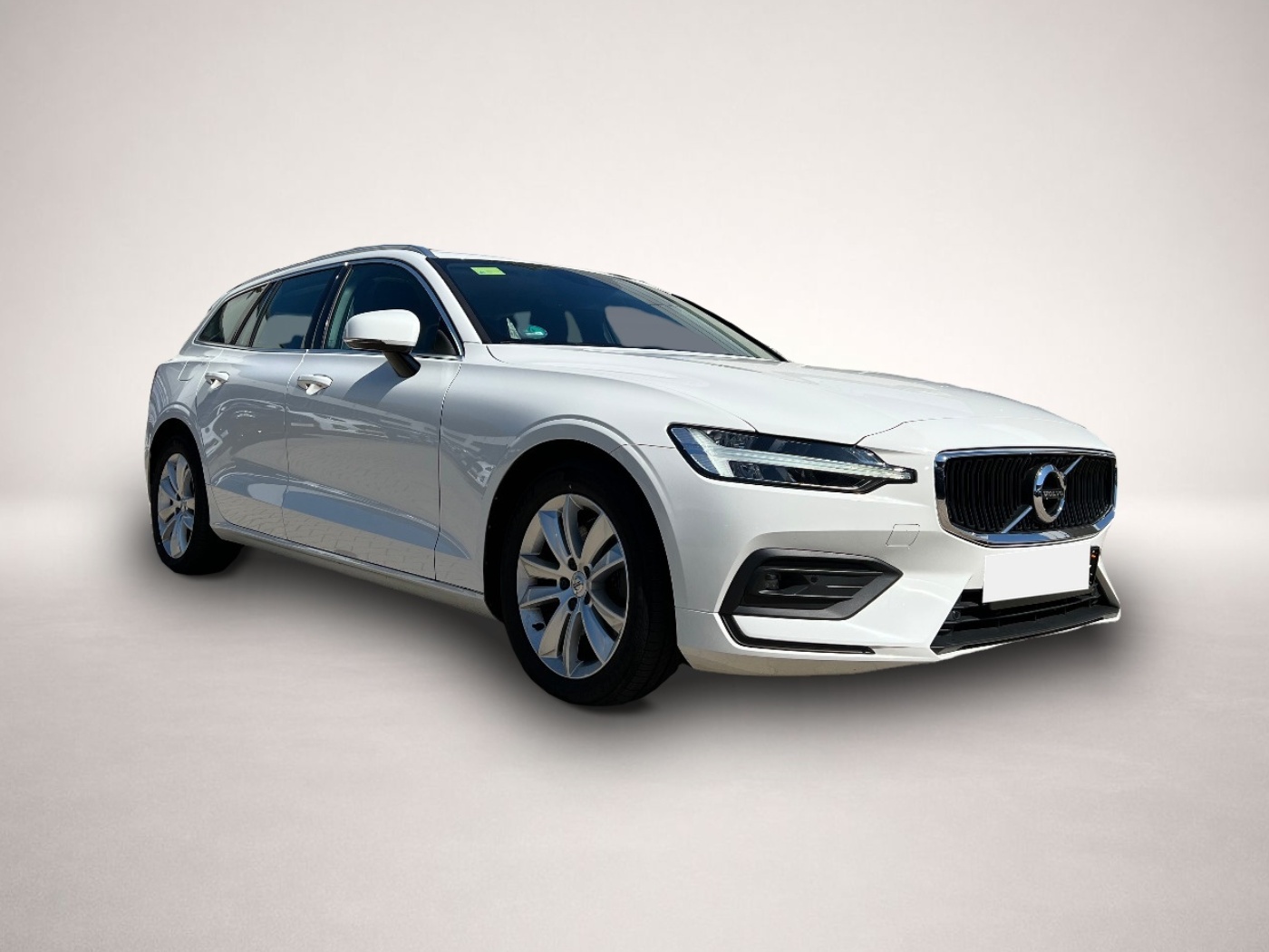 Fotografie des Volvo V60 Kombi B4 Momentum Pro *LED Navi ACC Leder*