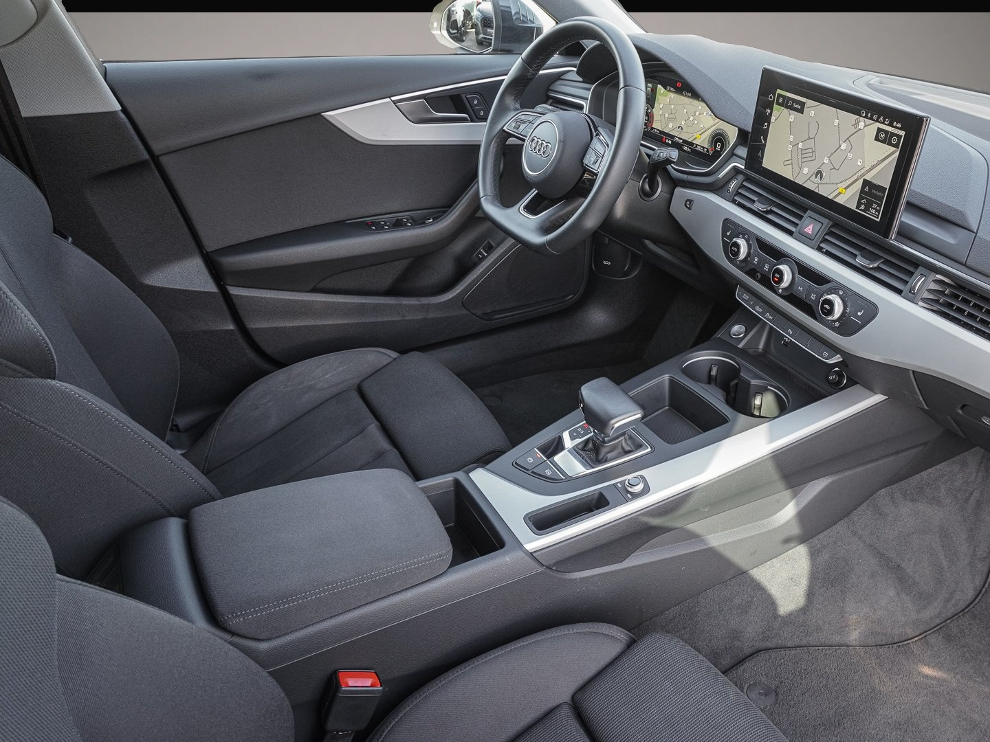 Fotografie des Audi A4 Avant 40 TFSI S tronic Virtuell Navi Plus