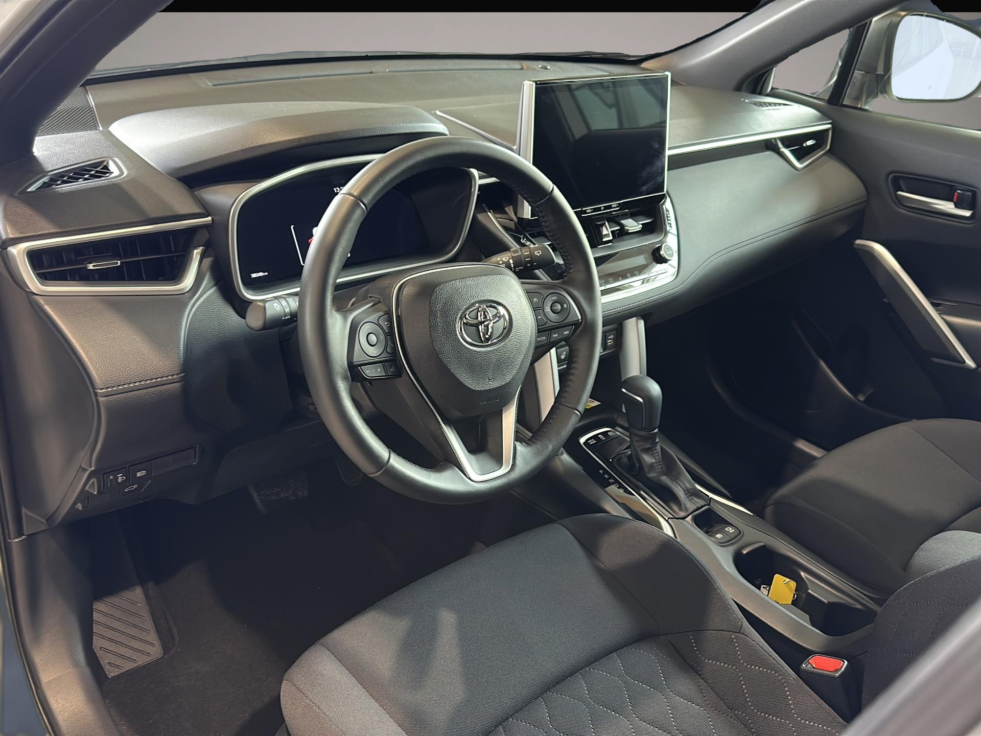 Fotografie 6 des Toyota Corolla Cross Hybrid AWD Team Deutschland Navi L