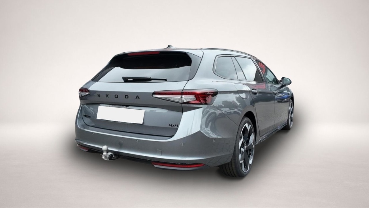 Bild 8 Skoda Superb Combi 2.0 TDI DSG 4x4 Sportline Panorama