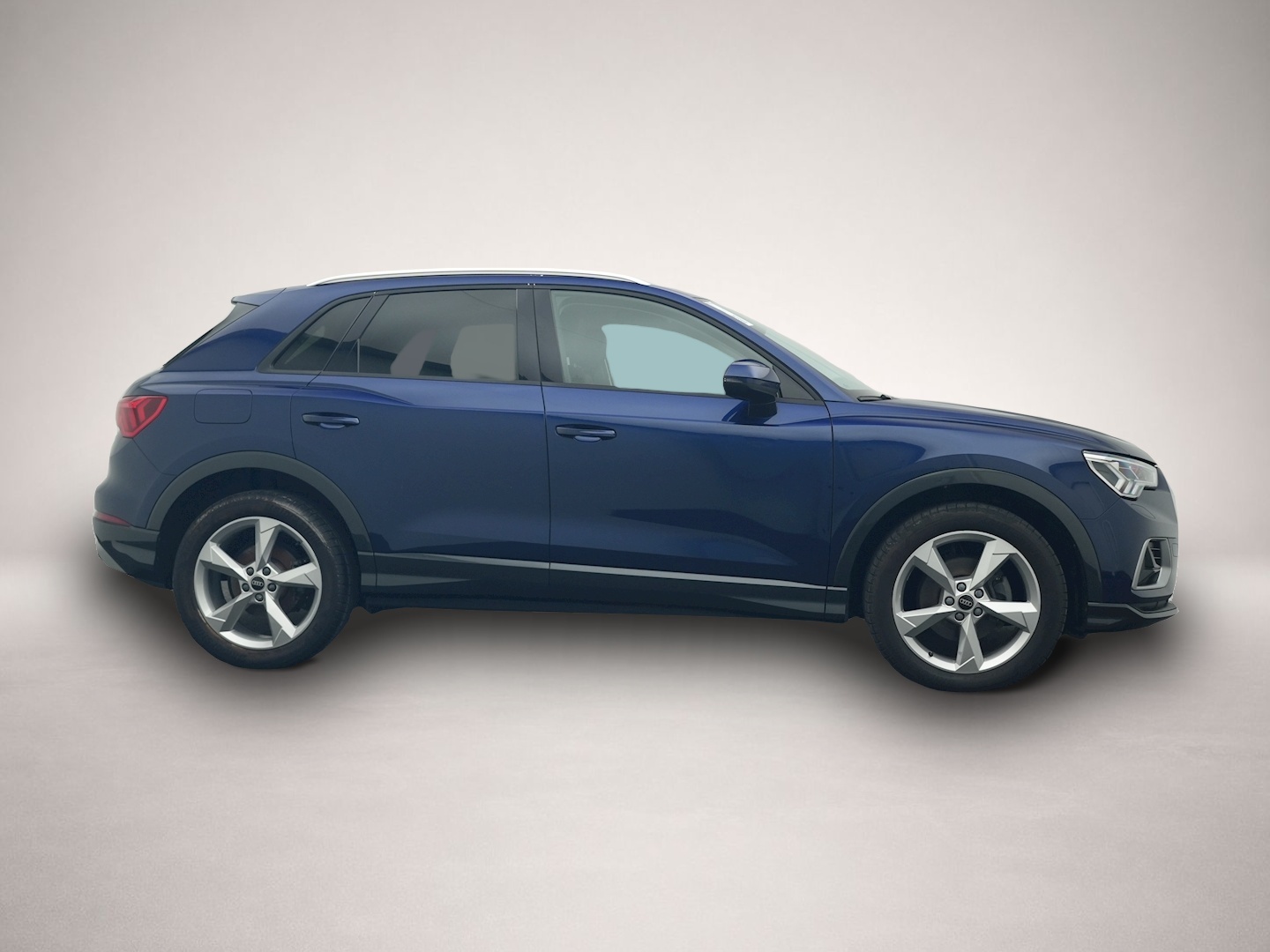 Bild 6 Audi Q3 35 TDI S-tronic advanced ACC LED ALU 19