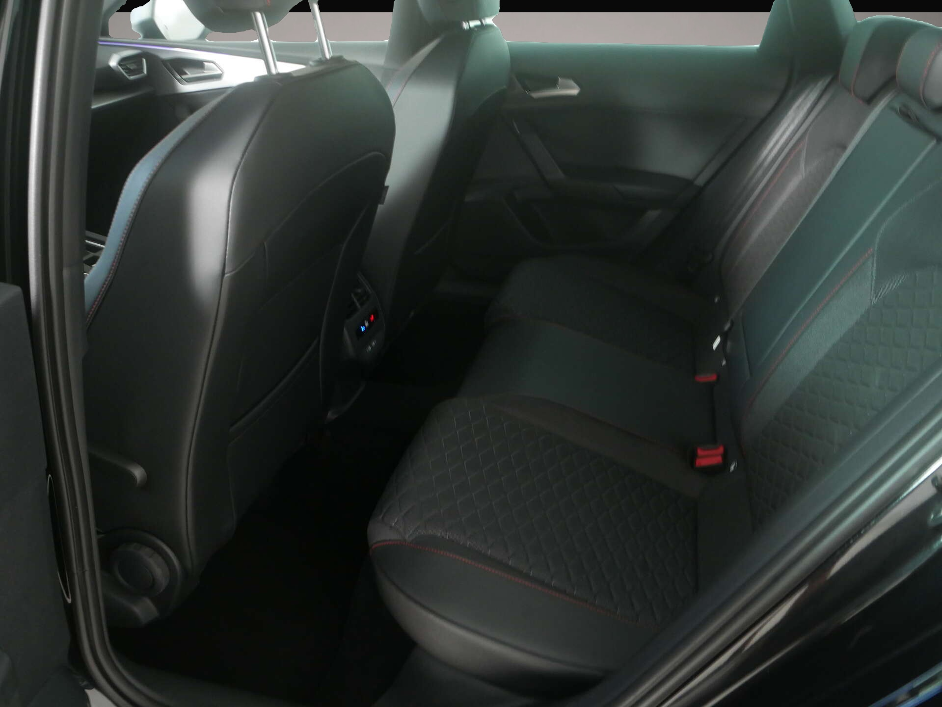 Bild 4 Seat Leon Sportstourer 2.0 TDI FR